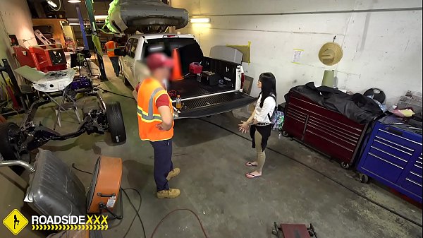 Download Video - Roadside - Isabel Moon POV blowjob on a truck