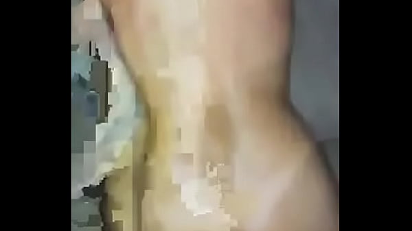 Fico doidinha quando dou a bundinha