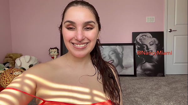 Nancy Miami - fingering my self