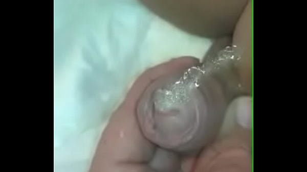 thumb peeing