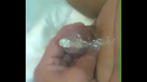 thumb peeing