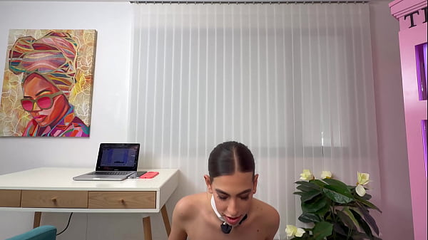 Young secretary fucks her boss BBC in interracial sex for a raise in her office!