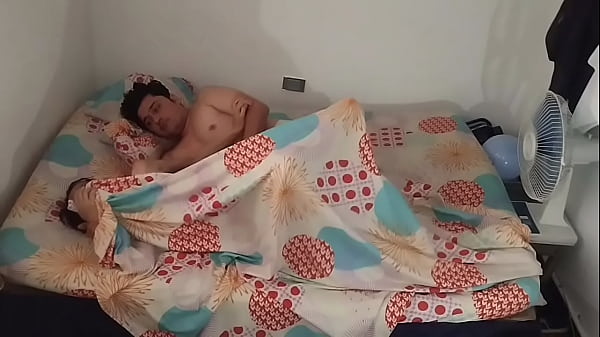 Opening the vaginal hole of my Venezuelan lover, she is a slut