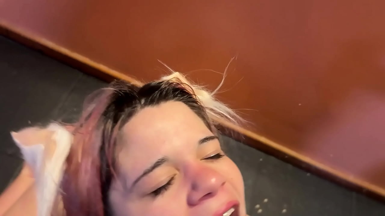 Bebiendo leche del suelo mientras le follan el culo a una gatita - Vídeo Completo
                    anal anal slut anal whore young man anal masturbation anal orgasm young woman cat girl intense anal animal muchos negros