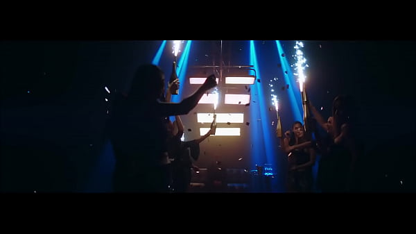 Myke Towers - Girl (Video Oficial)