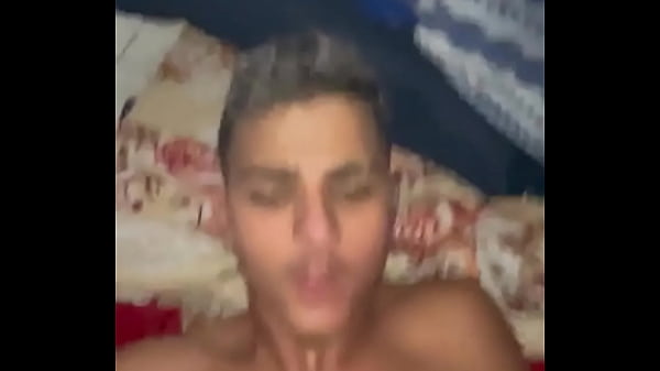 Ils Donnent Du Fil À Retordre À La Salope Du Bas