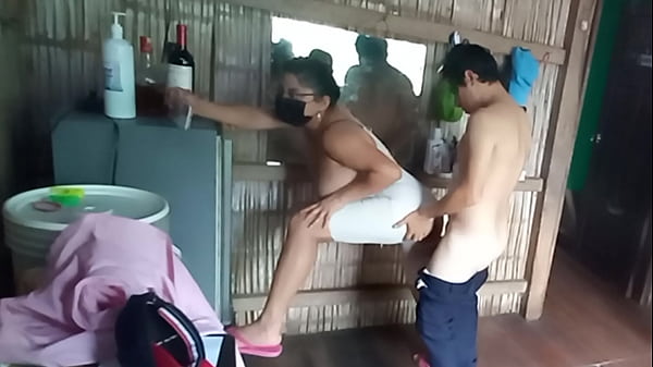 Download Video - ME FOLLE AL LIDER RELIGIOSO&excl; FUI POR UNA TAZA DE LECHE Y LUEGO ME ARRIMARON LA POLLA EN EL CULO&comma; SIENDO PENETRADA POR LA VAGINA MIENTRAS CLAMA DE PLACER&comma; PORNO CASERO AMATEUR DESPUES DEL REZO