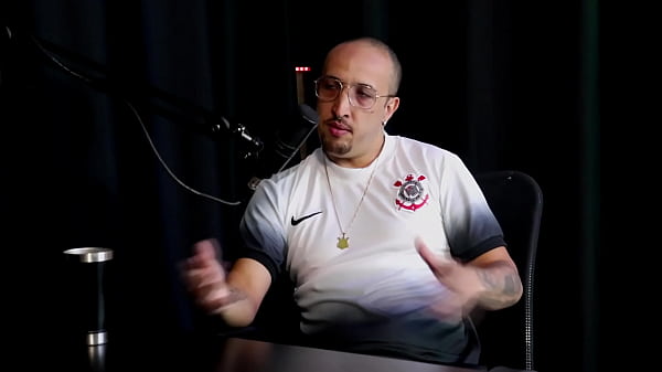 How did the idea for the name come about? He was a truck driver and a call boy, and about the federal police officer... - Thiago Barão (SHEER/RED)