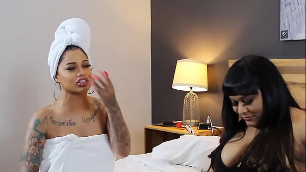 Download Video - SipNPlay Show Featuring Brittney