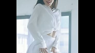 loona yves new vertical mv 
