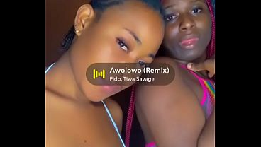  Black Melanin & Kremy Queen Chilling Before A Shoot