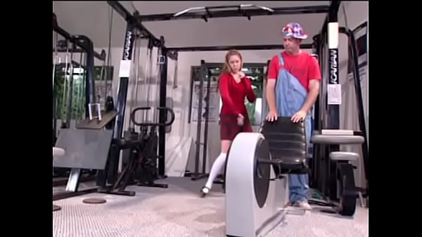 Download Video - Lola has the work fuck her in pop's gym