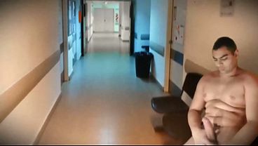 病院の廊下での自慰行為 - セクシーな紳士ナンバーワン