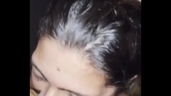 Parti a tengerparton és dugás nyilvános helyen