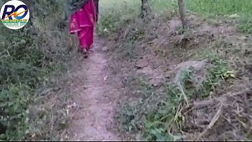 Desi village bhabhi went for a walk in the forest and showed her pussy, breasts and ass by lifting her saree and inserting brinjal in it. Hindi audio player like this