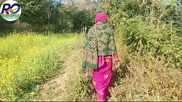 Desi village bhabhi went for a walk in the forest and showed her pussy, breasts and ass by lifting her saree and inserting brinjal in it. Hindi audio player like this