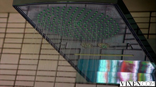 Download Video - VIXEN Riley Reid Shares Her Boyfriend With Carter Cruise