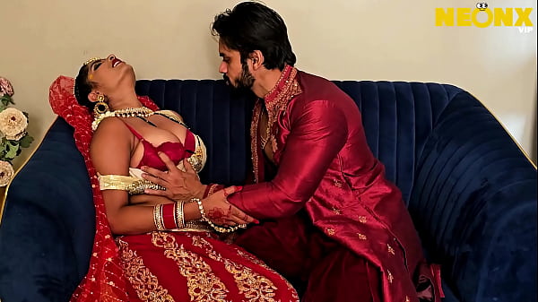 Newlywed Indian Bride Gets Fucked On Her Wedding Night