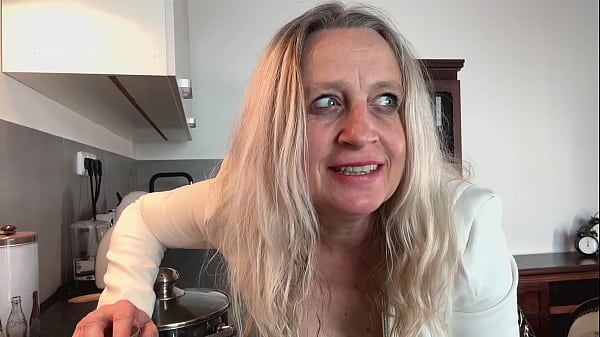 Hot fisting experience in the kitchen in private