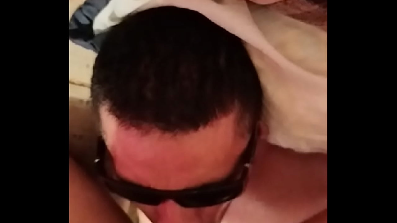 Mi amigo me hace garganta profunda
                    blowjob oral mamada chupada garganta profunda muchos negros