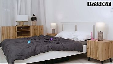 Nympho Eva Ray Rides Charlie's Dick While His GF's Away - LETSDOEIT