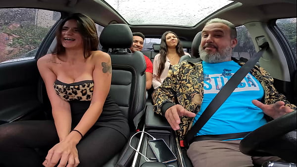 Lara Lima makes her debut in hitchhiking and promises to do a lot of anal in the videos