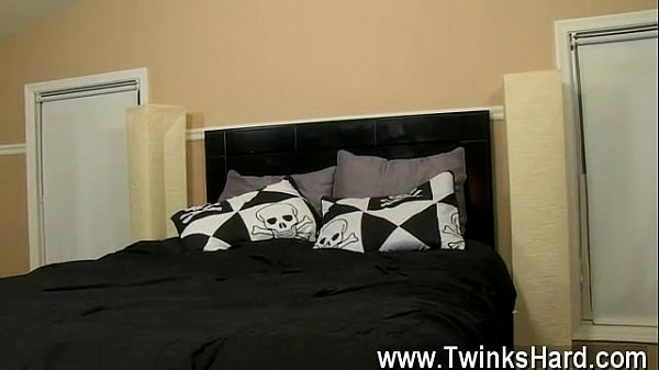 Young straight fucks mature gay porn Muscled da...