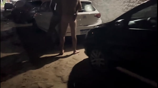 mulher flagra marido dando o rabo no estacionam...