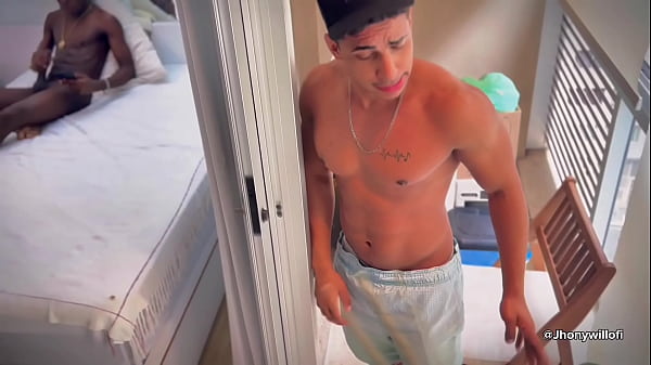 Download Video - PEGUEI O MEU PRETINHO BATENDO UMA E RESOLVI DEIXA ELE SE ALIVIAR NO MEU CU PARTE 1