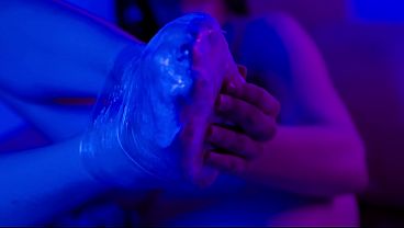 The Beautiful Feet Is Wrapped In Plastic 60 sec