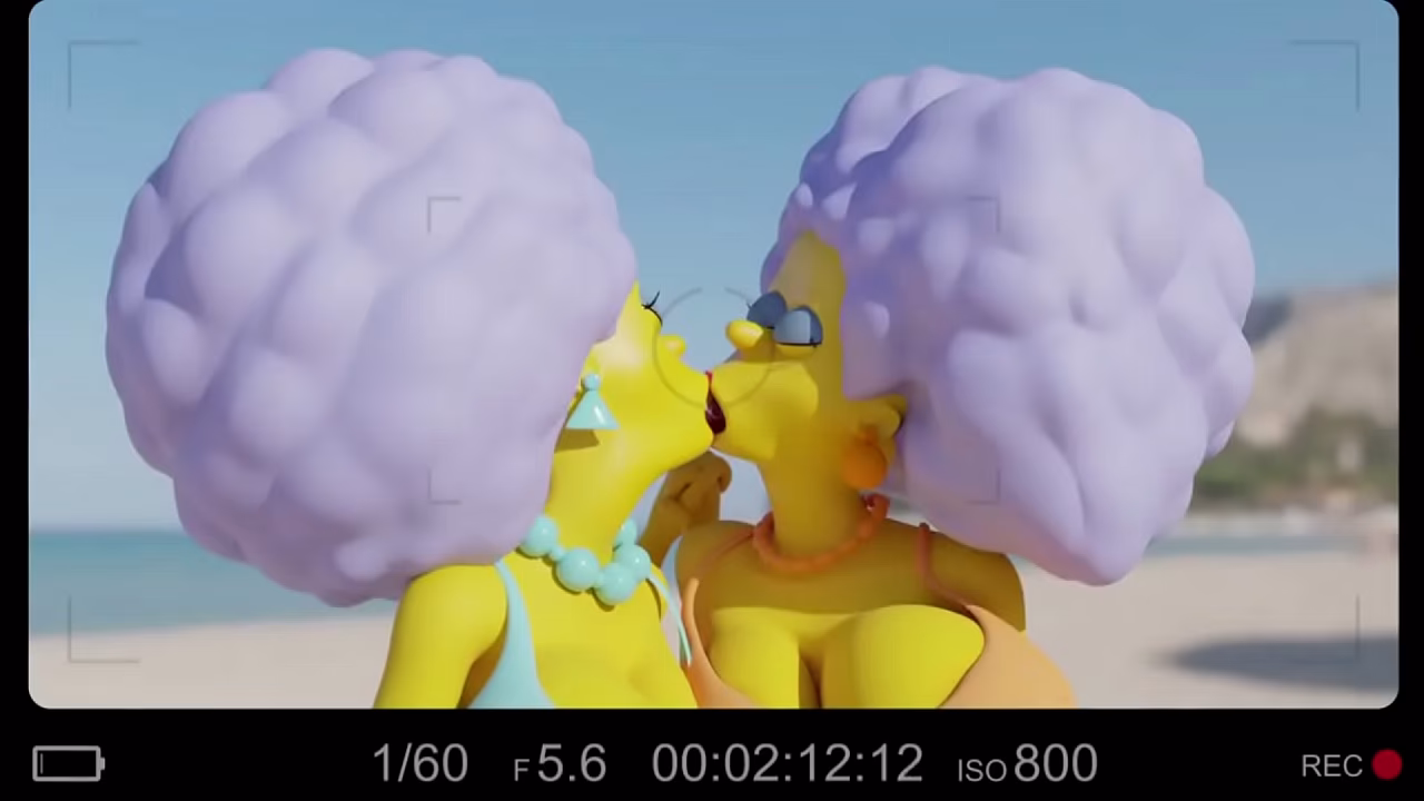 Simpson lesbian kiss