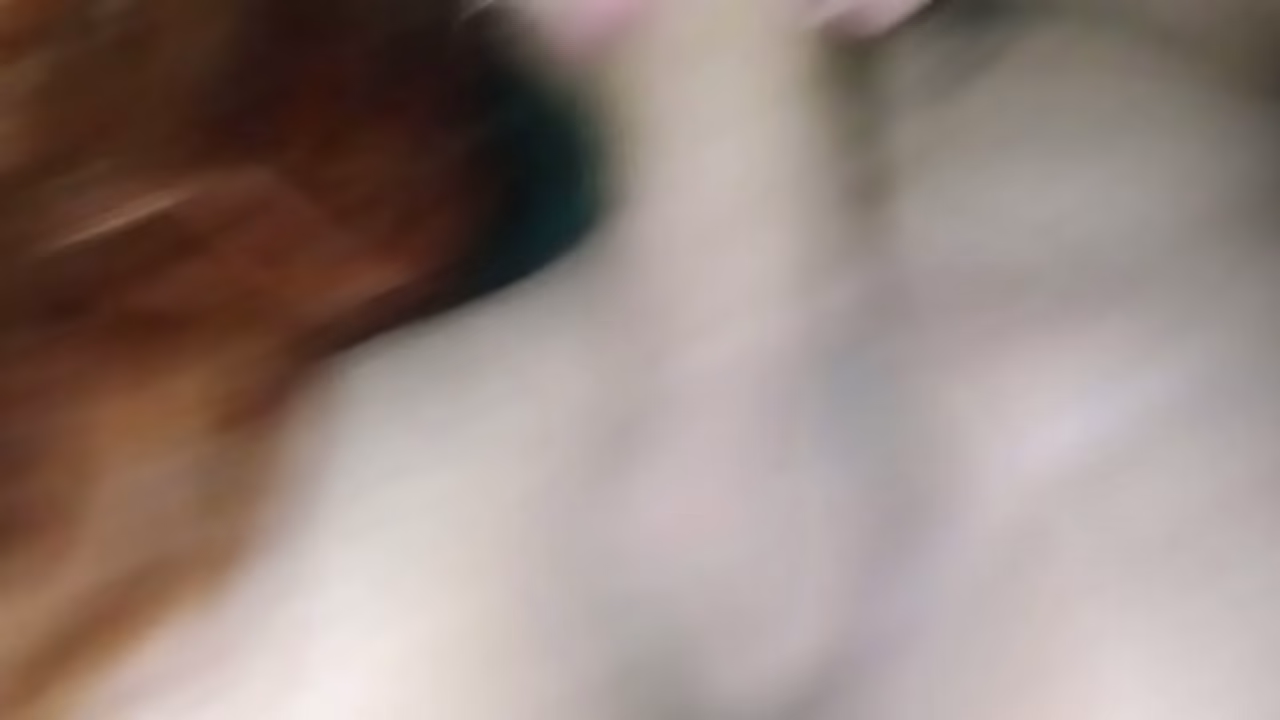 Dos pollos dandome clavo