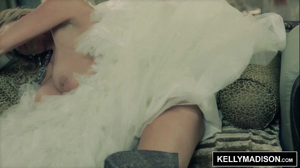 KELLY MADISON Masquerade Sexcapade