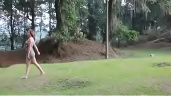 teen dancing hot / girl dancing hot