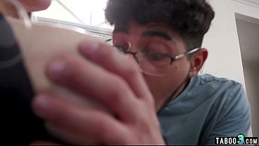 Naughty blonde MILF Kenzie Taylor giving a hot ...