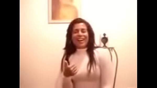 Costosa sexy bailando