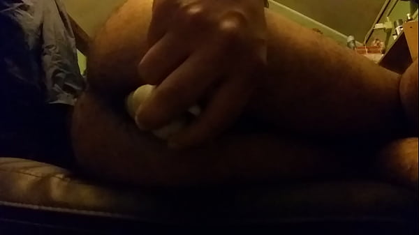 Dildo casero vs culito peludo