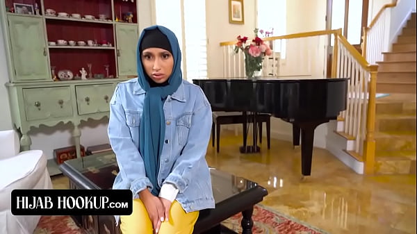 Curious Perfect Assed Muslim Beauty With Hijab Gets Her Tight Pussy Pounded By Horny Instructor