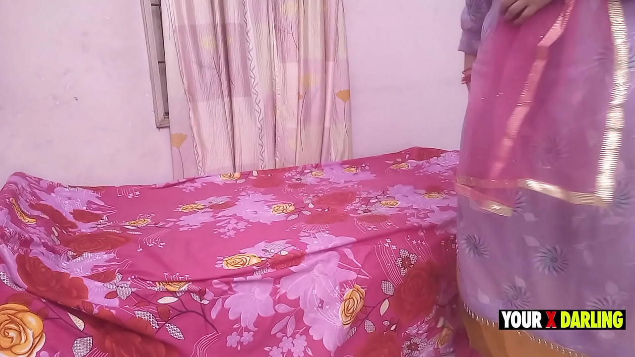 Beautiful Punjabi Sara Bhabhi fucked very badly by delivery boy