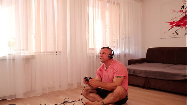 My Gamer Boyfriend Ignored Me, So I Pissed On Him and Made Him Worship Me