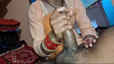 Desi Bhabhi Gives Sensual Oily Massage to Devar's Lund