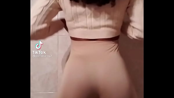 thumb big ass twerk