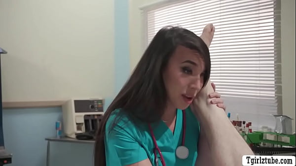 TS nurse gives her lucky patient a head and rid...