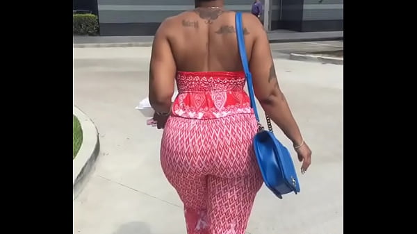 Nice Curved Black Ass Shaking