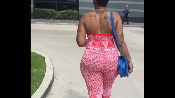Nice Curved Black Ass Shaking