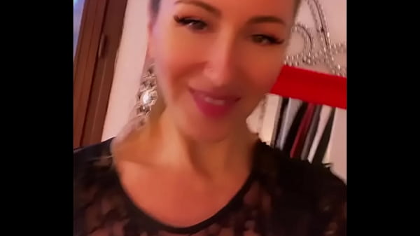 Hello my lovelies, I'm sending you lots of big kisses.