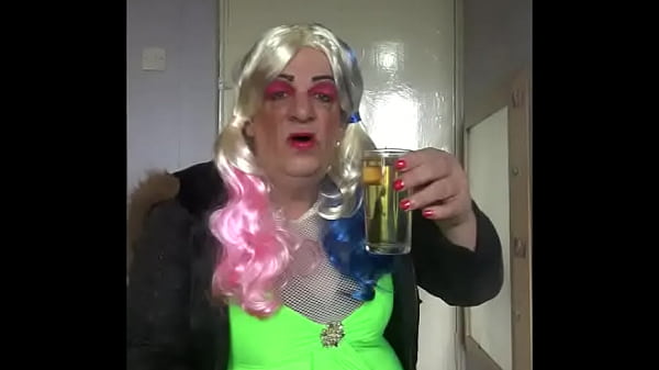 Sissy crossdresser wanting to swallow pee part 1