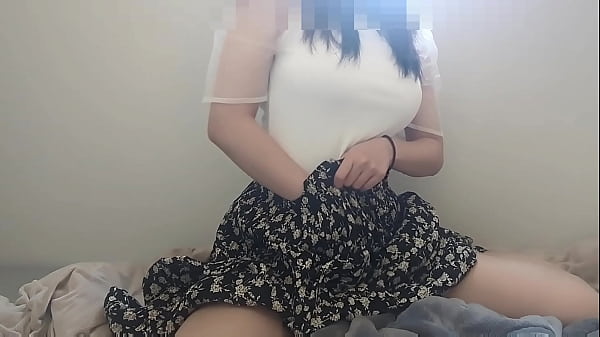 I couldn't stop feeling horny after I got home, so I masturbated on the blanket... Big tits/Japanese/Pervert/Masochist