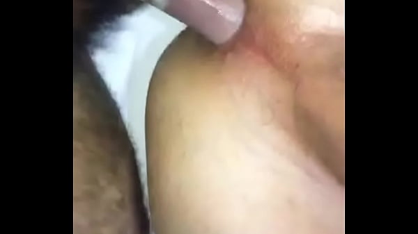 Casal Gay: Peludo metendo no rabo do branquinho...