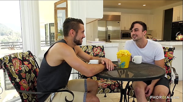 The lonely housemates go bisexual - Sophia Grace, Dante Colle, Mason Lear